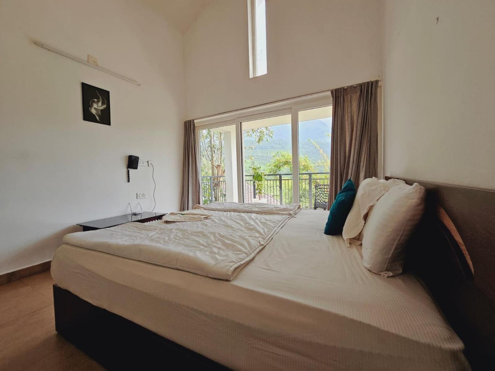 Dazzle Villa Resort Kalpatta Ngoại thất bức ảnh